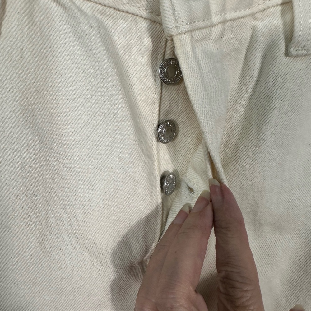 Levi’s Women’s White 501 Butterfly Jeans Size 30 x 28 EUC - Picture 6 of 12